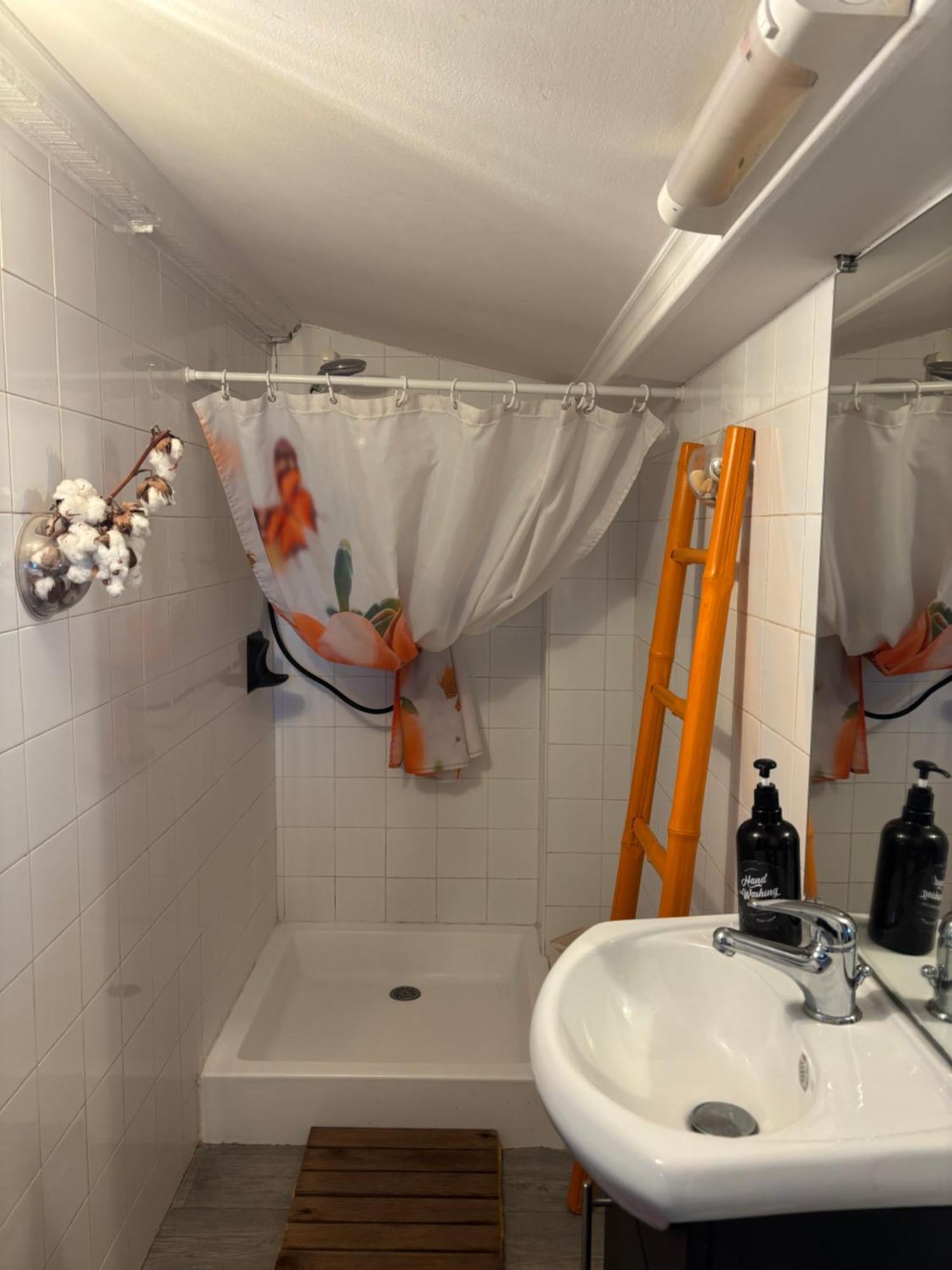 Studio Havre De Paix Au Pont Du Gard Piscine Et Jacuzzi Chez Valerie Payre Vers Pont du Gard Exterior photo